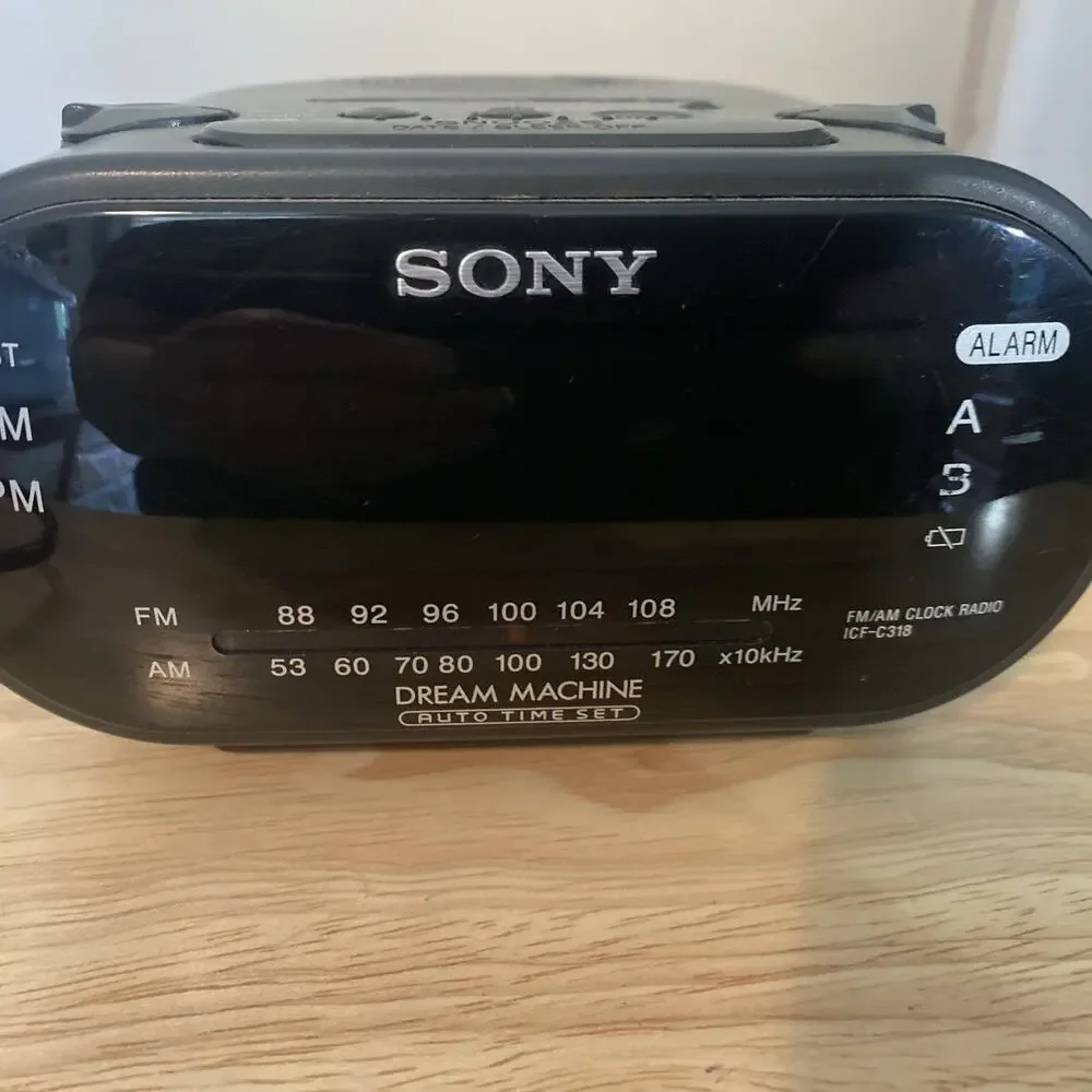 Sony Dream Machine Clock Radio ICF-C318. Tested And Working